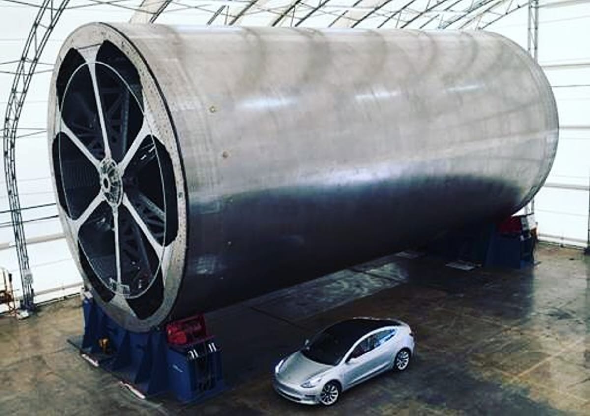 Elon Musk just unveiled tooling to build the first manned spaceship to Mars