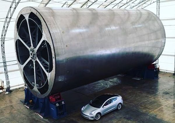 Elon Musk just unveiled tooling to build the first manned spaceship to Mars